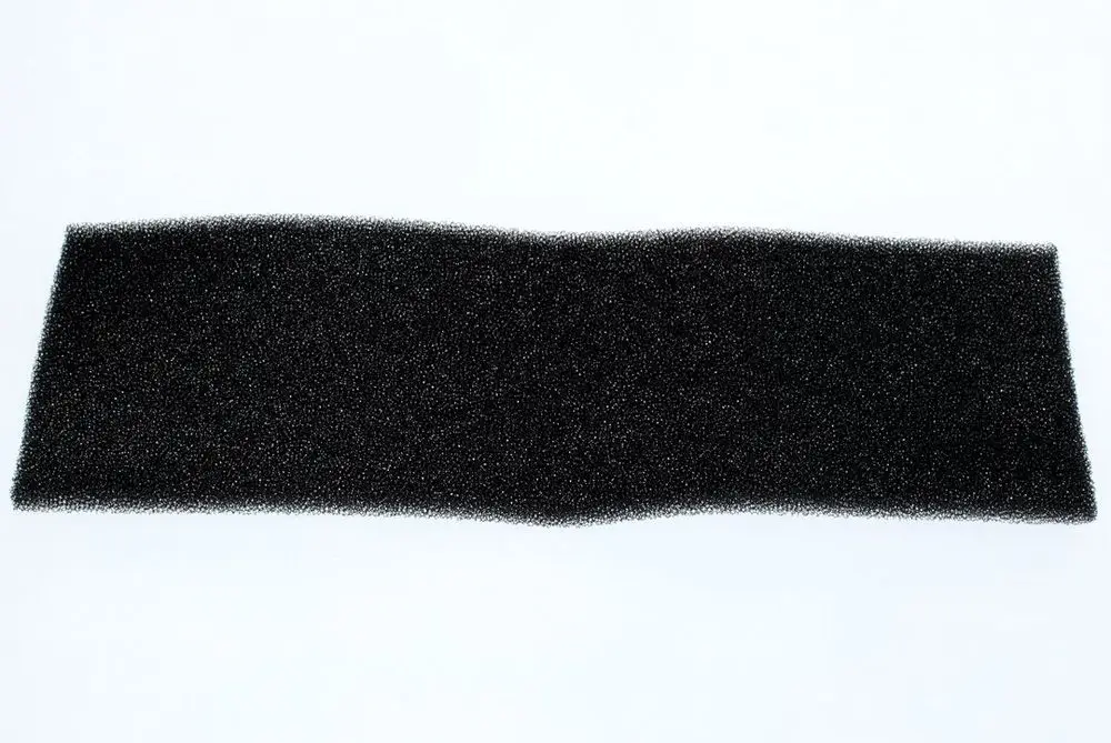 Schwarzer Filter aus Schaumstoff, typischerweise verwendet in Gerätesystemen, deutlich erkennbar als Bosch Produkt.